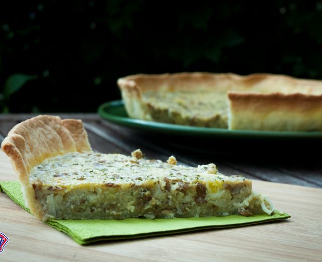 Porción quiche de lentejas con sabor a coco y curry