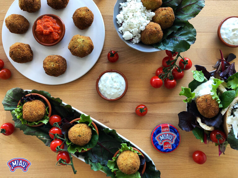 Falafel y salsa de yogur
