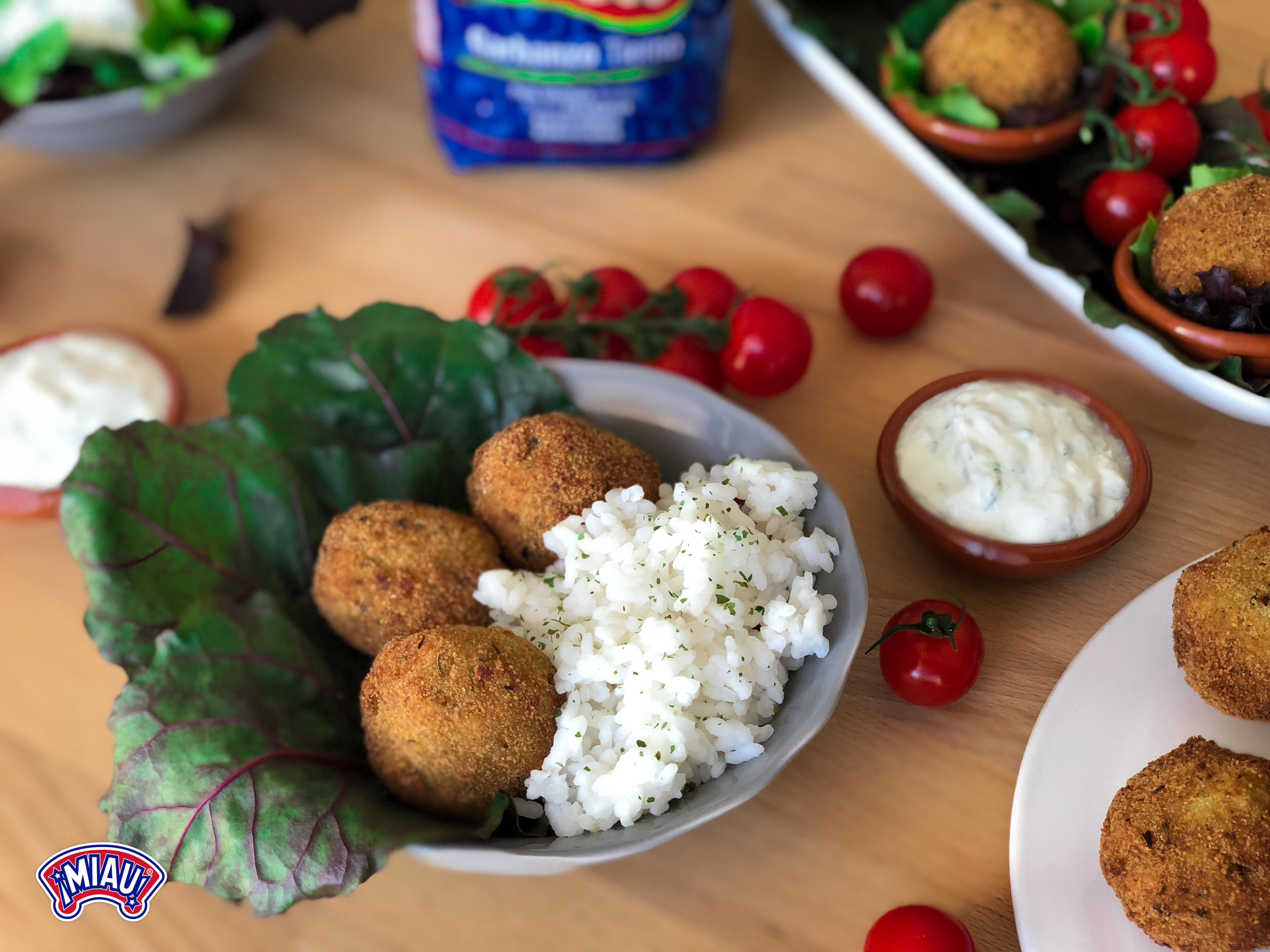 Falafel with yogurt sauce