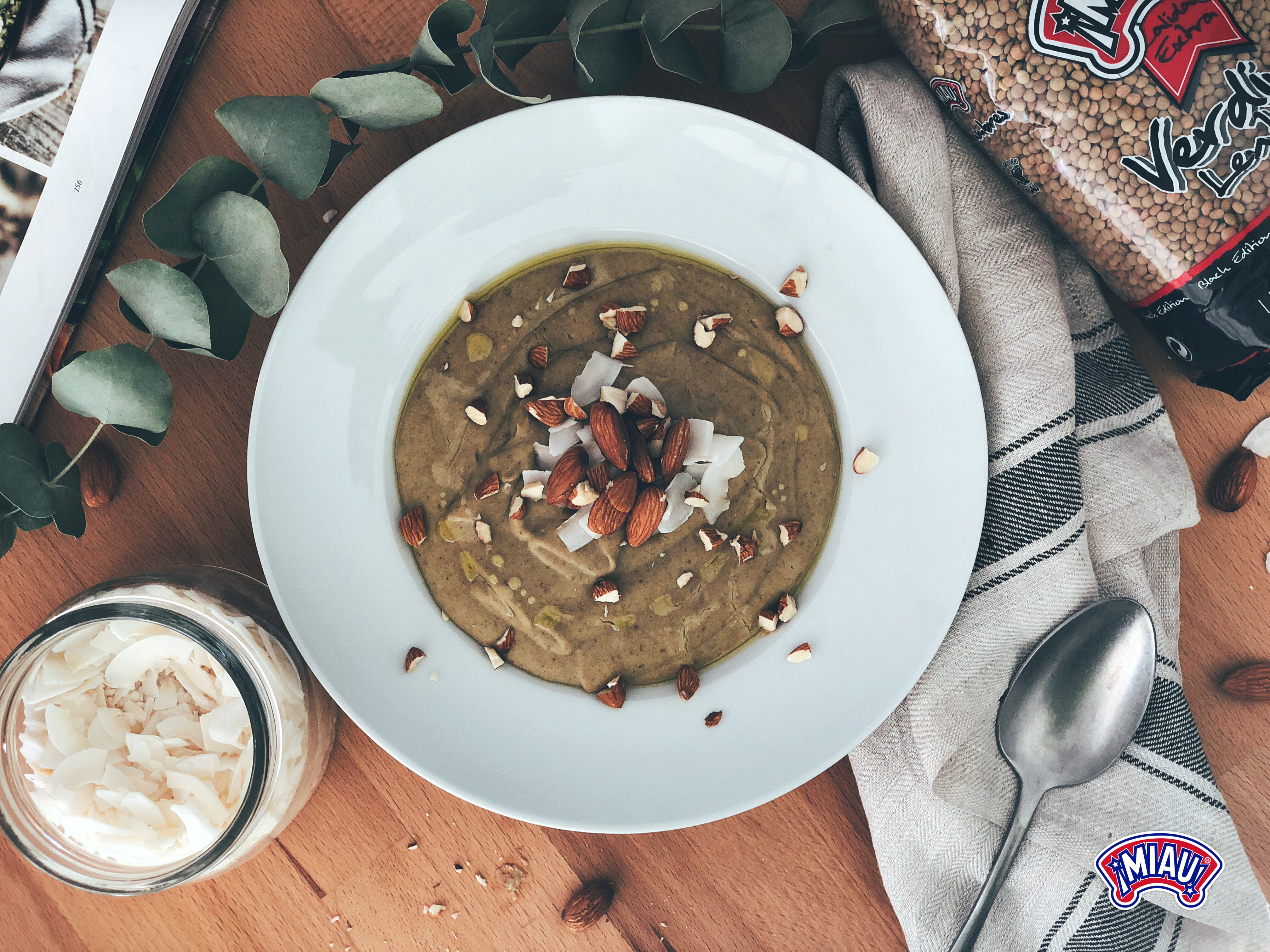 Crema de lentejas y almendras