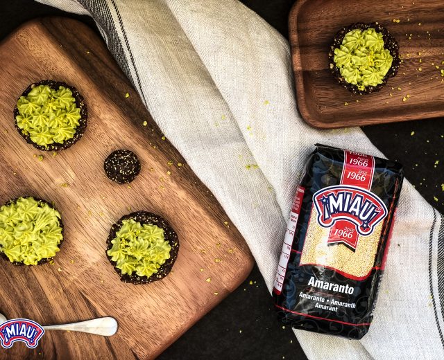 Tartlets with pistachio cream and avocado