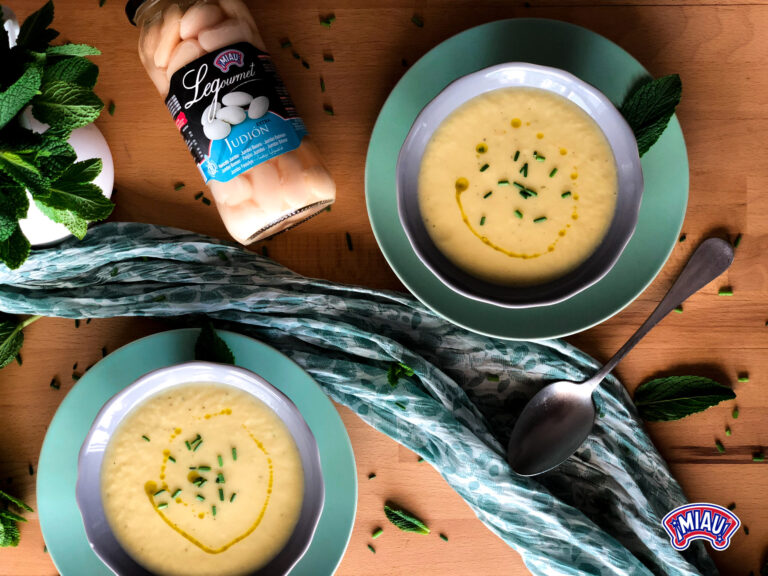 Sopa fría de judiones y manzana