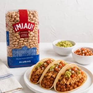 Tacos de alubias pintas MIAU con guacamole y pico de gallo