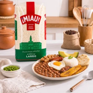 Bandeja paisa con arroz largo MIAU, frijoles, huevo y platano