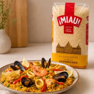 Paella de marisco con arroz vaporizado MIAU, gambas, mejillones y calamar