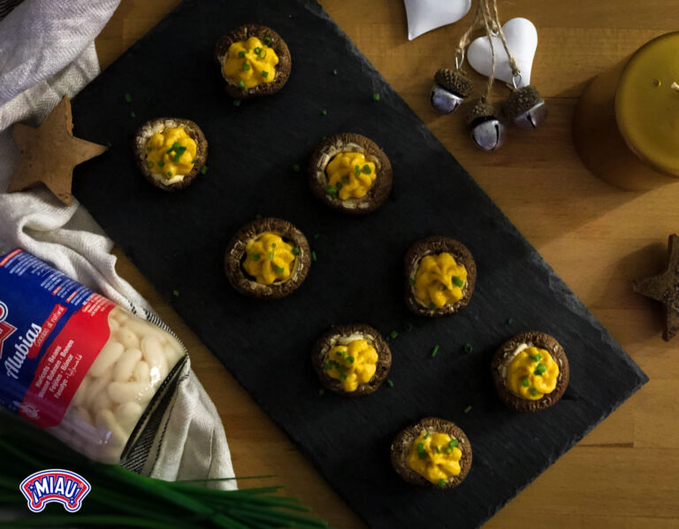Champiñones con hummus de alubias con zanahoria