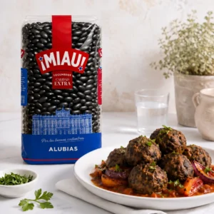 Albondigas de frijol negro MIAU con salsa de tomate y verduras