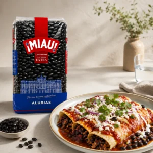 Enchiladas rellenas de frijol negro MIAU con queso y cilantro