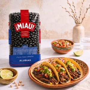 Tacos de frijol negro MIAU con carne, pico de gallo y guacamole