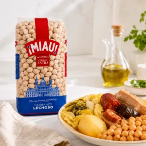 Cocido de garbanzos lechosos MIAU con chorizo, morcilla y repollo