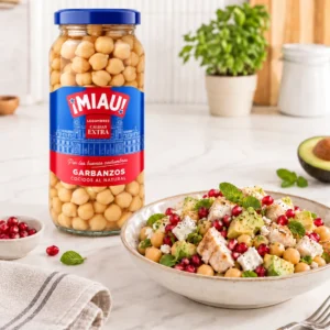 Ensalada de garbanzos cocidos MIAU con pollo y feta