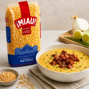 Crema de guisante amarillo partido MIAU con chorizo y cebollino
