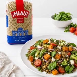 Ensalada de lentejas MIAU con calabaza asada, espinacas y feta